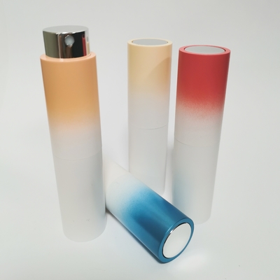 Bouteille intérieure en verre de couleur dégradée de coque extérieure ABS 8ML Bouteille de parfum rechargeable de haute qualité