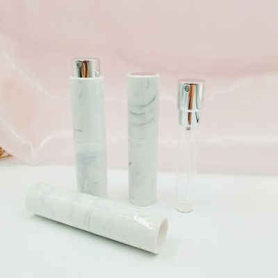 Couleur adaptée aux besoins du client par bouteille de parfum rechargeable de modèle de marbre d'injection plastique 8ml