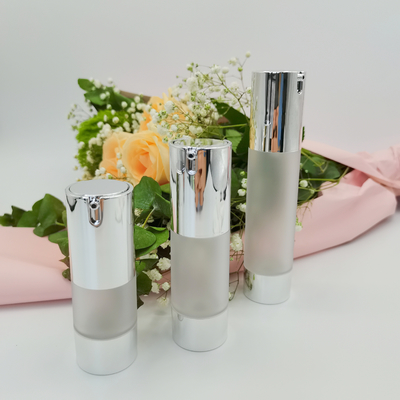 Couleur argentée brillante 15ml, 30ml, de prix usine soins de la peau 50ml empaquetant la bouteille privée d'air de luxe 2022