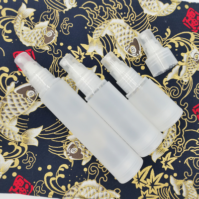 La bouteille cosmétique en plastique givrée a placé 5ml 10ml 15ml 50ml 100ml pour l'emballage de soins de la peau