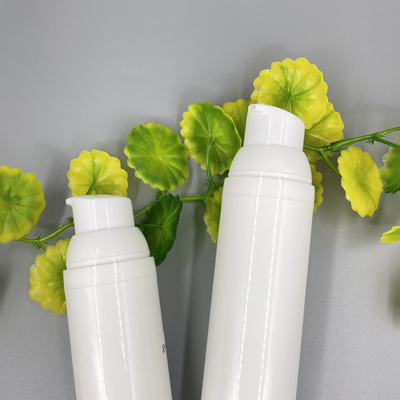 30ml 50ml 75ml 100ml pp se cassent sur la bouteille privée d'air pour le conteneur de soins de la peau