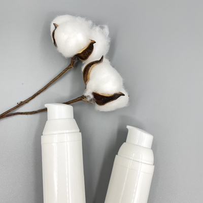 30ml 50ml 75ml 100ml pp se cassent sur la bouteille privée d'air pour le conteneur de soins de la peau