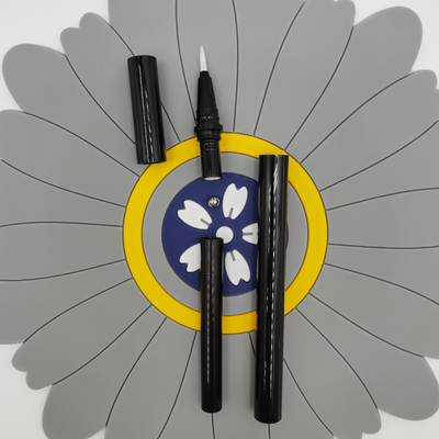 Le crayon de sourcil imperméable liquide de bonne qualité de crayon de sourcil de pp composent des outils