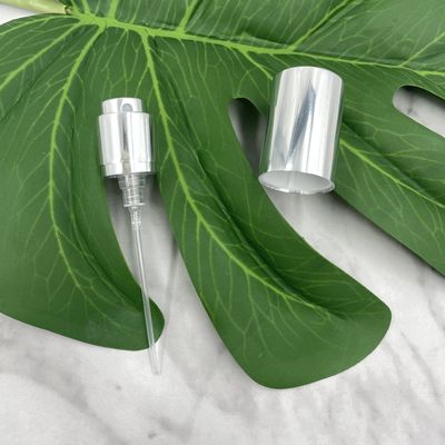 Dosage rechargeable du pulvérisateur 15/400 0.07ML 0.09ML de pompe de parfum avec le collier argenté