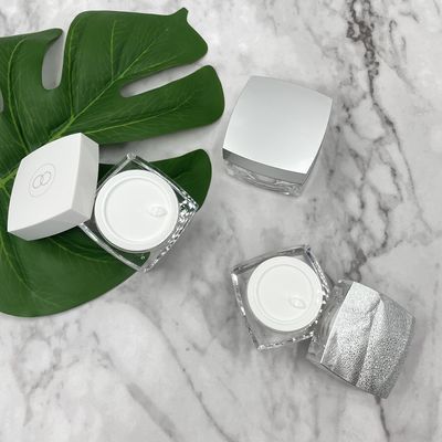 Les pots cosmétiques en plastique noirs écrèment 15g 50g droit - couleur adaptée aux besoins du client par bord d'angle