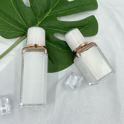 le maquillage vide privé d'air de 15ml 30ml met le chapeau en bouteille carré d'ABS de double mur