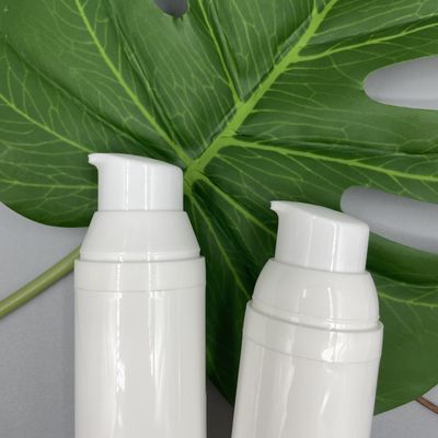 30ml 50ml 75ml 100ml pp se cassent sur la bouteille privée d'air pour le conteneur de soins de la peau