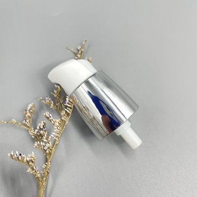 Fermeture métallisée du Moisturiser 20/410 en plastique argenté de main de la pompe 0.2ML/T de traitement