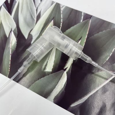 Couleur adaptée aux besoins du client du pulvérisateur 11/410 de pompe de parfum de brume avec le plein chapeau de pp