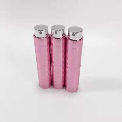 La couverture 8ML en aluminium a adapté la bouteille aux besoins du client rechargeable de luxe en verre de jet de parfum de conception