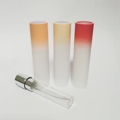 Bouteille intérieure en verre de couleur dégradée de coque extérieure ABS 8ML Bouteille de parfum rechargeable de haute qualité