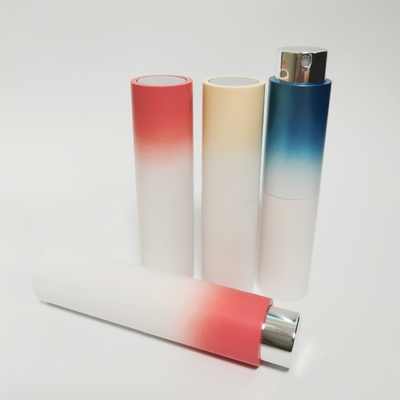 Bouteille intérieure en verre de couleur dégradée de coque extérieure ABS 8ML Bouteille de parfum rechargeable de haute qualité