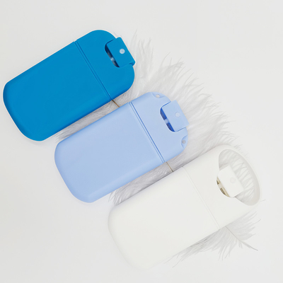 Pulvérisateur de bouteille de carte de recharge 20ml 30ml avec du silicone Lanyard Round Shoulder Design Cap
